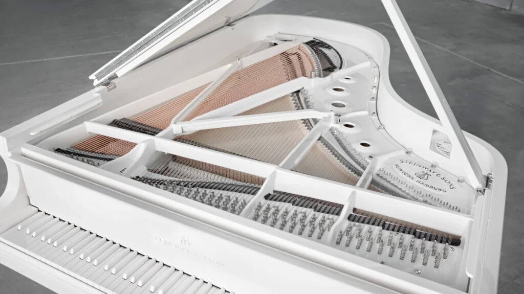 پیانو گراند نسخه محدود استین‌وی Ultra White | پیانول، مجله تخصصی پیانو